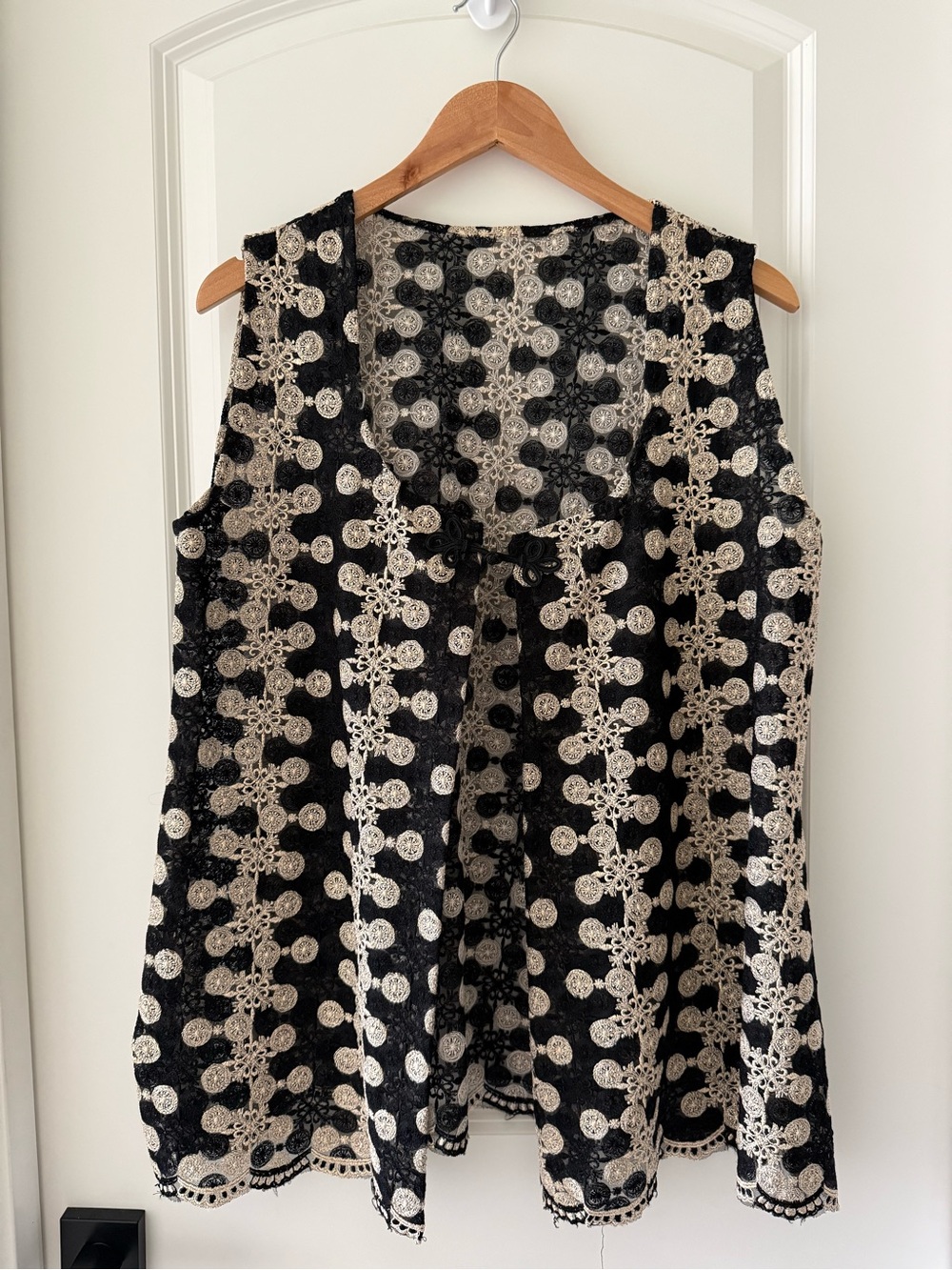 Black and Cream Lace Overlay Sleeveless Top